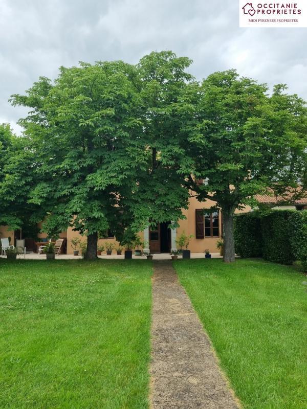 Maison - 212 m² - 12 pièces