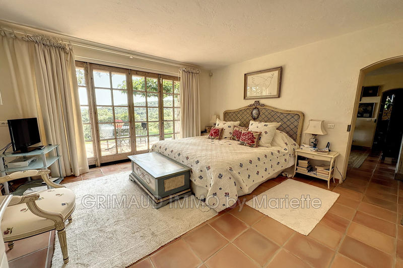 Villa - 245 m² - 6 pièces