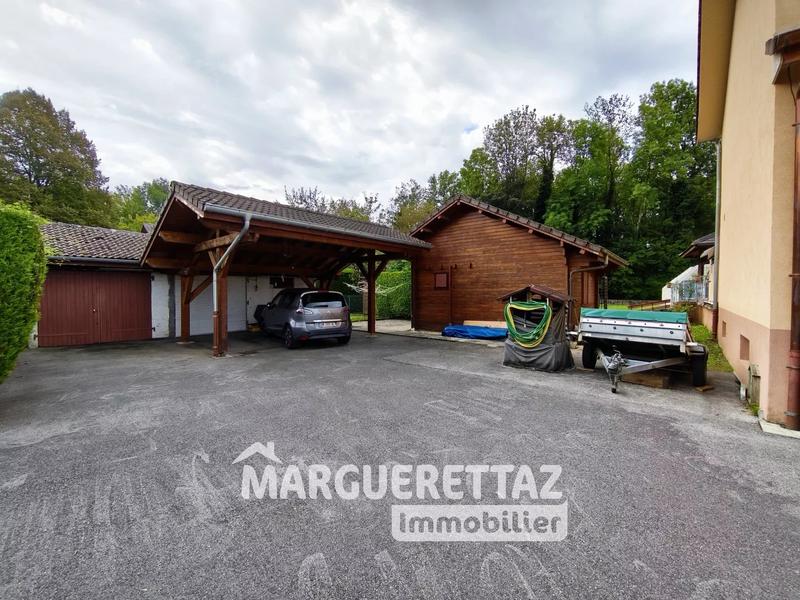 Maison - 198 m² - 8 pièces