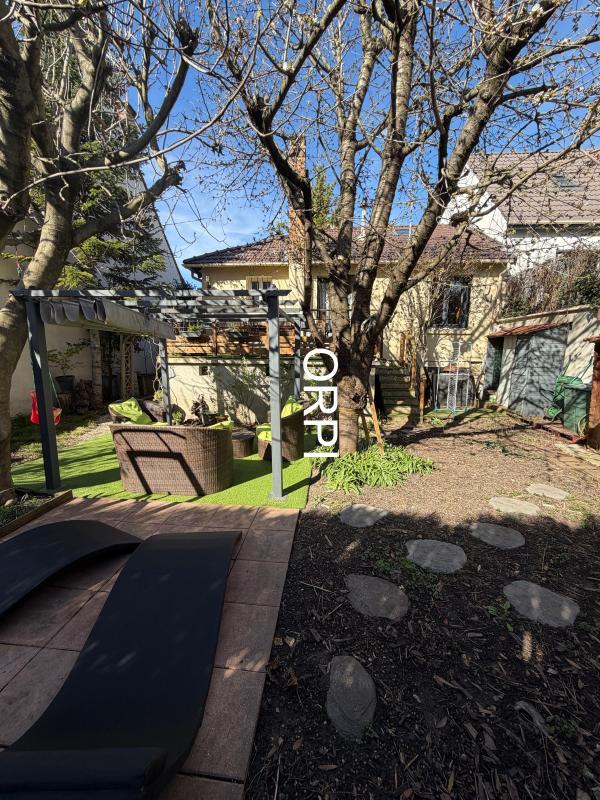 Maison - 96 m² - 5 pièces