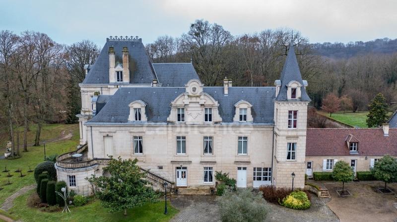 Propriété - 750 m² - 15 pièces