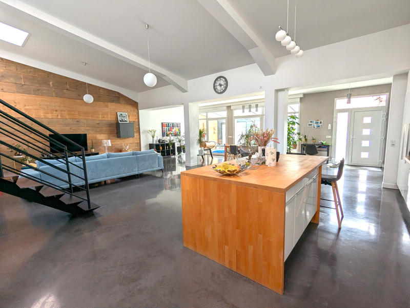 Maison - 238 m² - 6 pièces