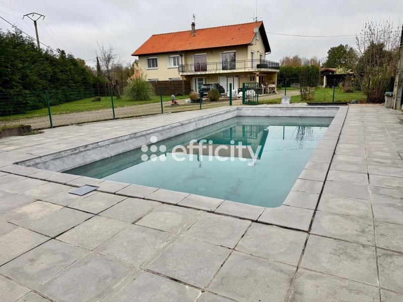 Maison - 275 m² - 16 pièces