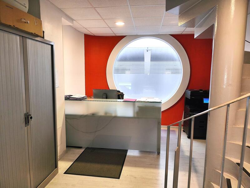 Local d'activités - 68 m² - 3 pièces