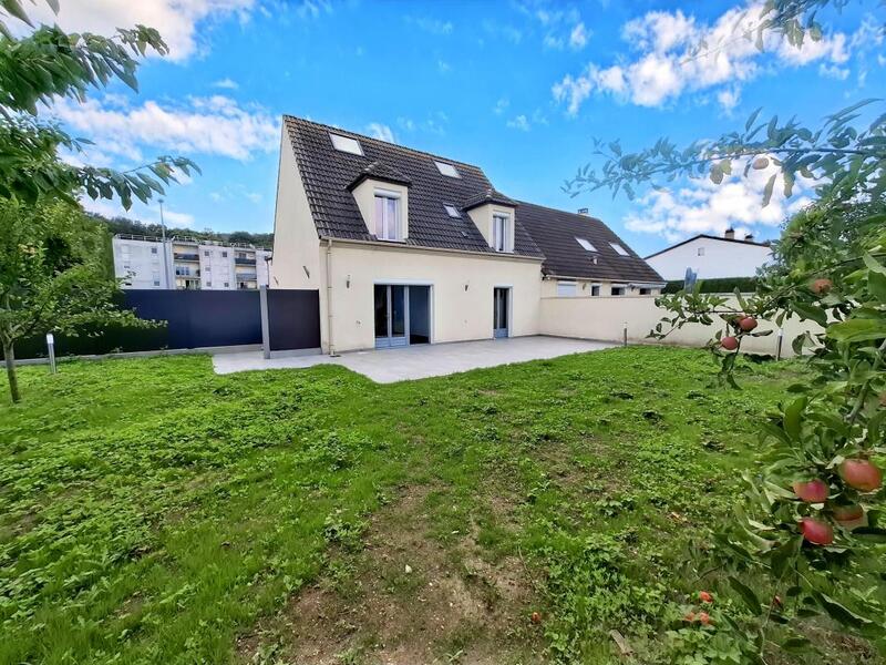 Maison - 110 m² - 5 pièces