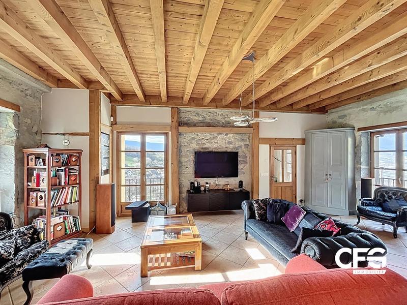 Maison - 228 m² - 7 pièces