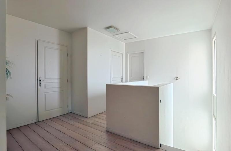 Pavillon - 235 m² - 7 pièces