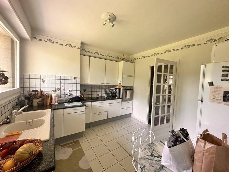 Maison - 300 m² - 8 pièces