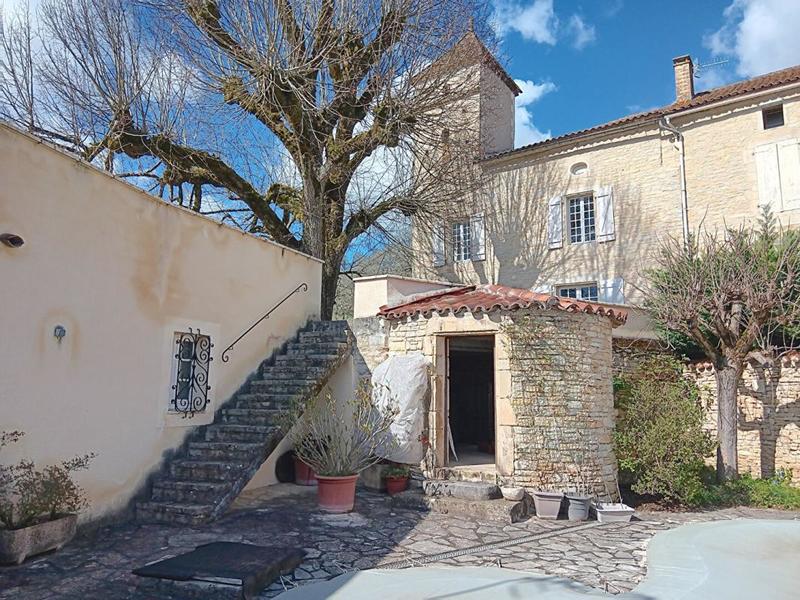 Maison - 197 m² - 10 pièces