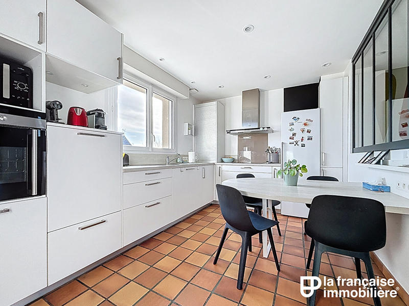 Maison - 218 m² - 8 pièces