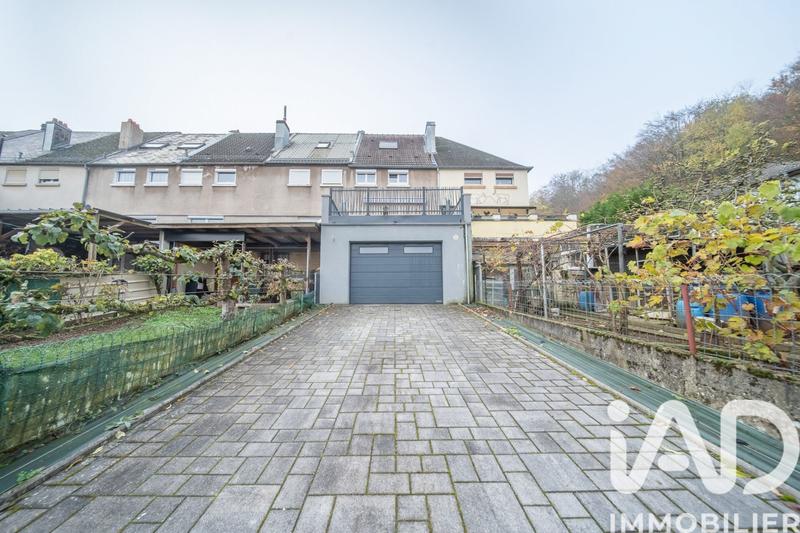 Maison - 90 m² - 5 pièces