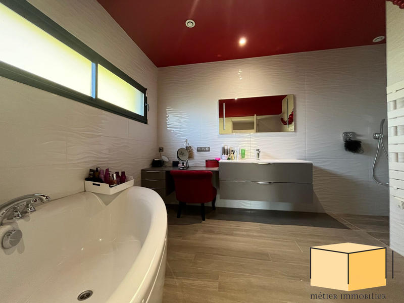 Villa - 207 m² - 6 pièces