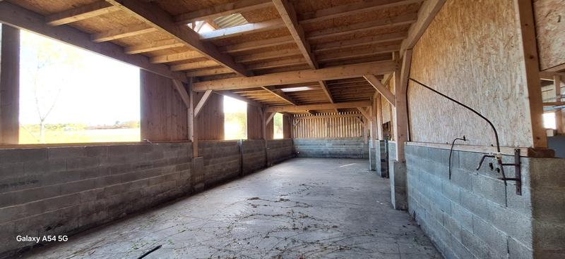 Maison - 460 m² - 2 pièces