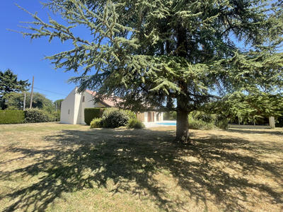 Maison - 275 m² - 8 pièces