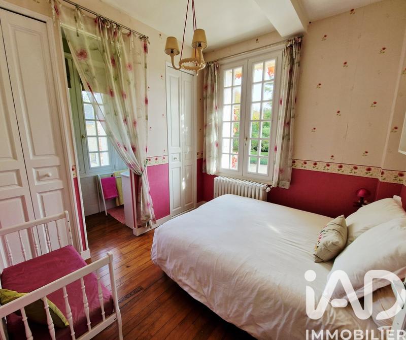 Maison - 222 m² - 12 pièces