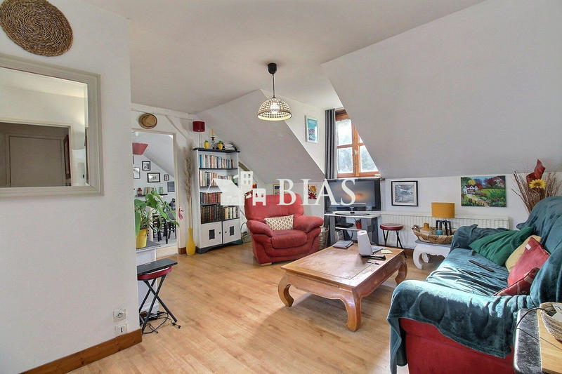 Maison - 324 m² - 12 pièces