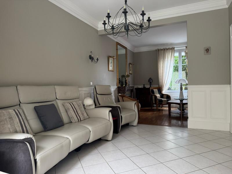 Maison - 154 m² - 9 pièces