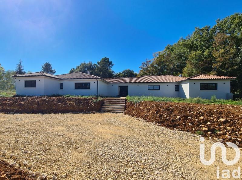 Maison - 250 m² - 7 pièces