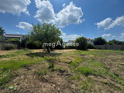 Terrain constructible - 614 m²