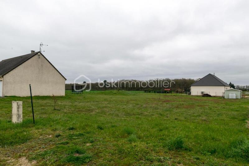 Terrain constructible - 1 010 m²