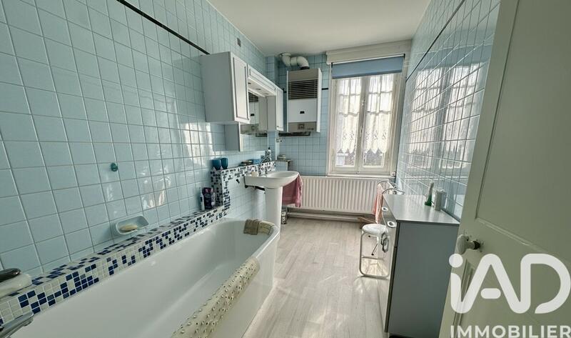 Maison - 210 m² - 7 pièces