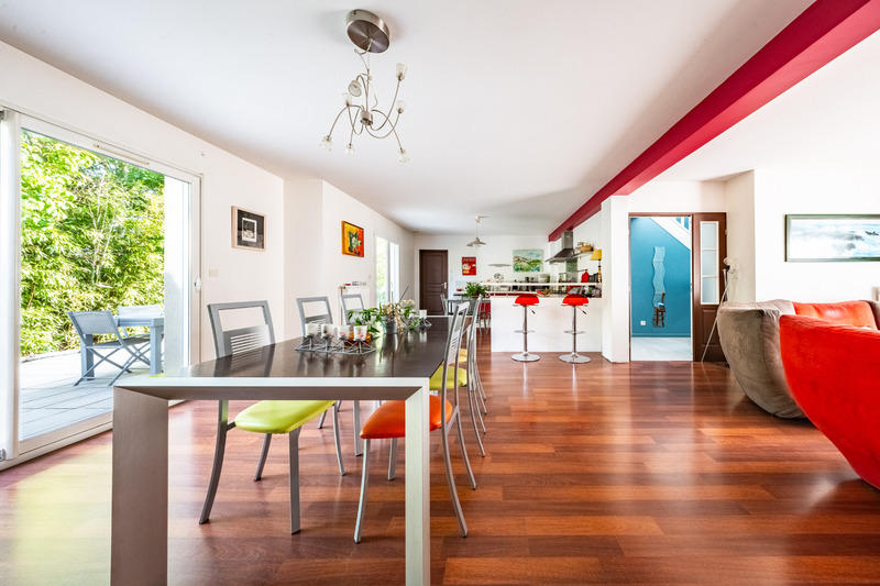 Maison - 136 m² - 6 pièces