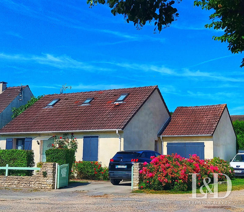 Maison traditionnelle - 157 m² - 7 pièces