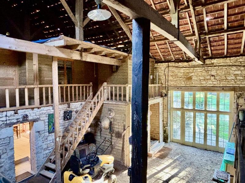 Propriété - 297 m² - 9 pièces