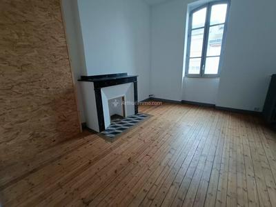 Maison - 225 m² - 9 pièces