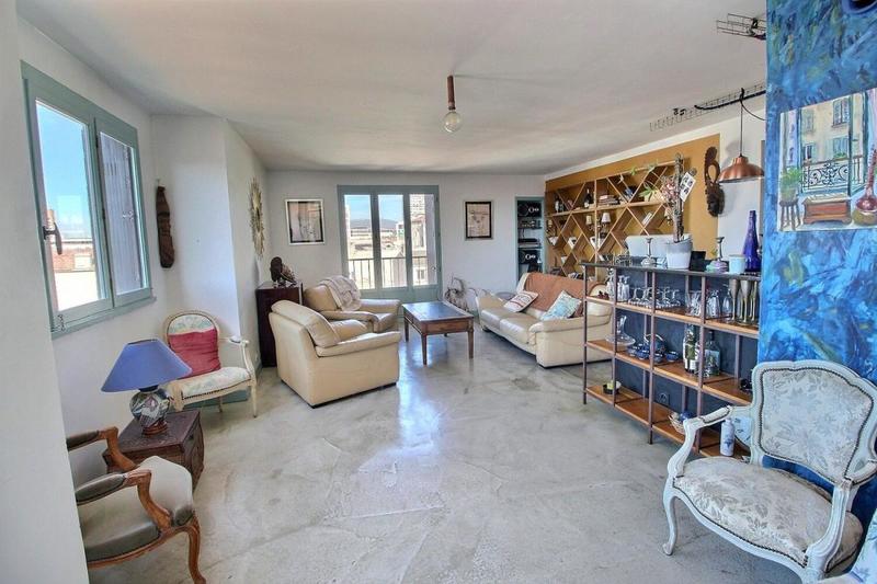 Appartement - 75 m² - 2 pièces