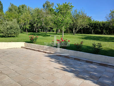 Maison - 210 m² - 6 pièces