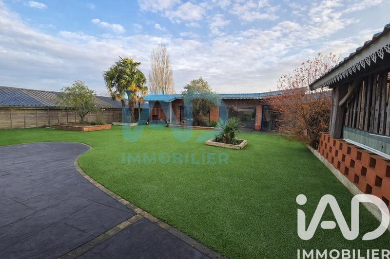 Maison - 377 m² - 10 pièces