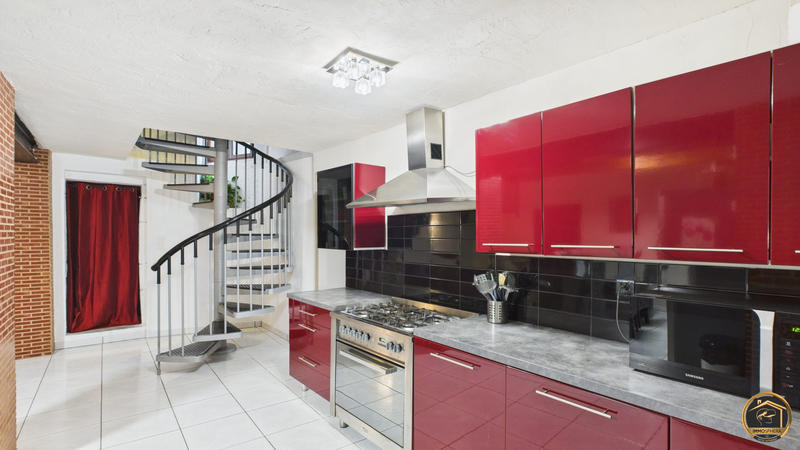 Maison - 150 m² - 8 pièces