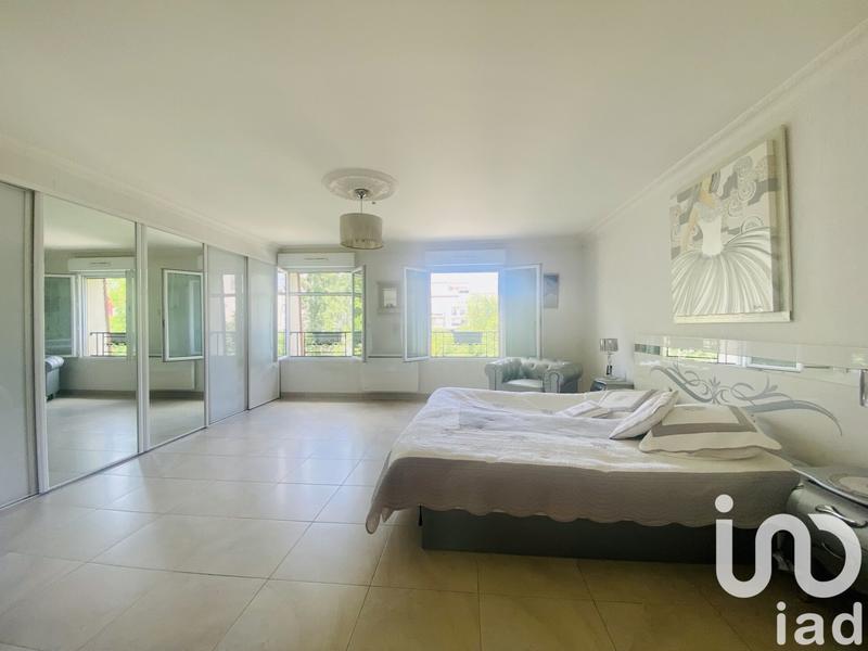 Maison - 207 m² - 5 pièces