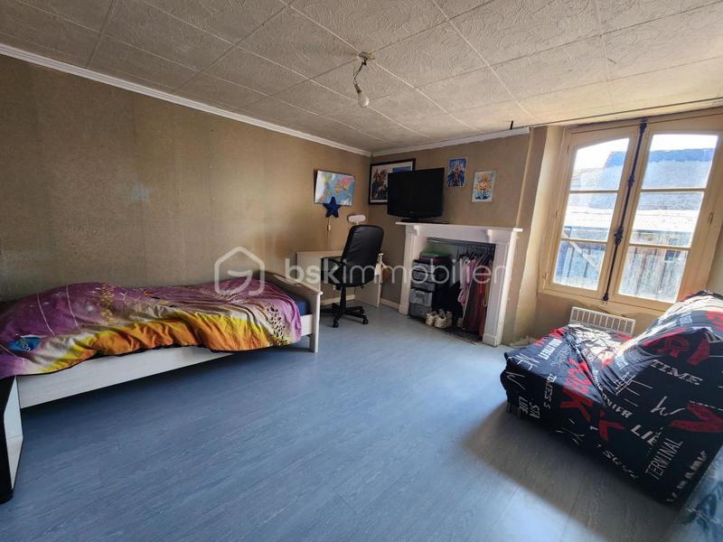 Maison traditionnelle - 157 m² - 6 pièces