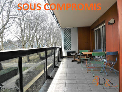 Appartement - 64 m² - 2 pièces