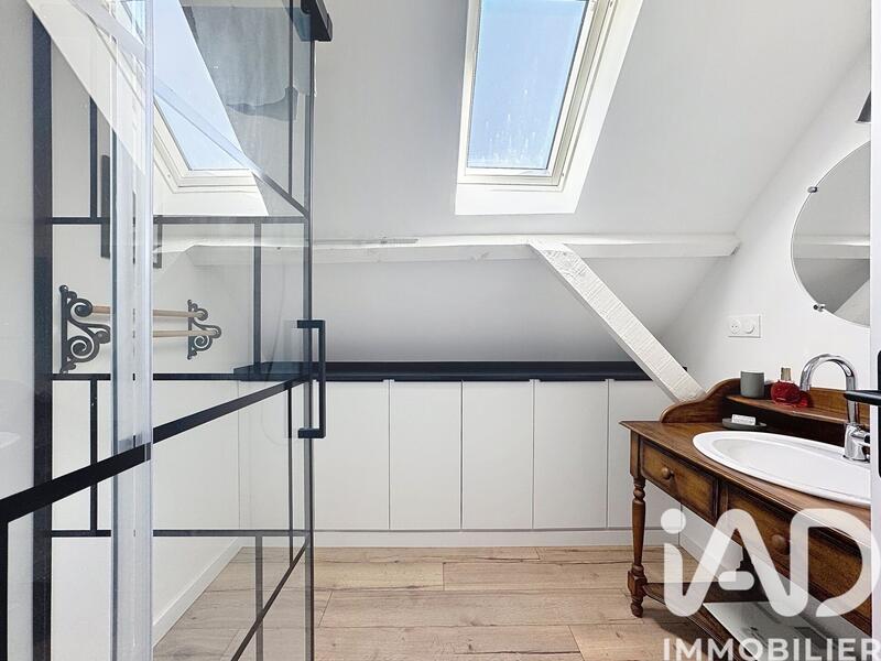 Maison - 198 m² - 6 pièces