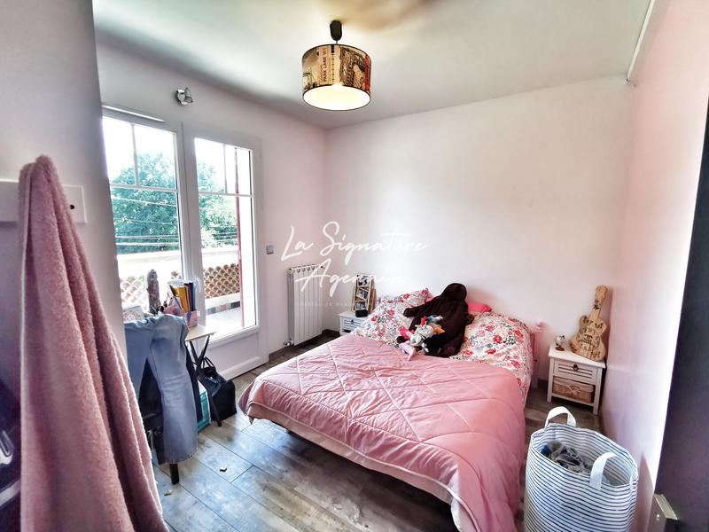 Maison - 223 m² - 9 pièces