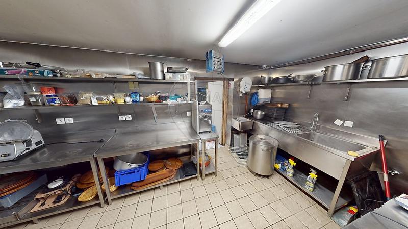 Hôtellerie / Restauration - 130 m² - 4 pièces