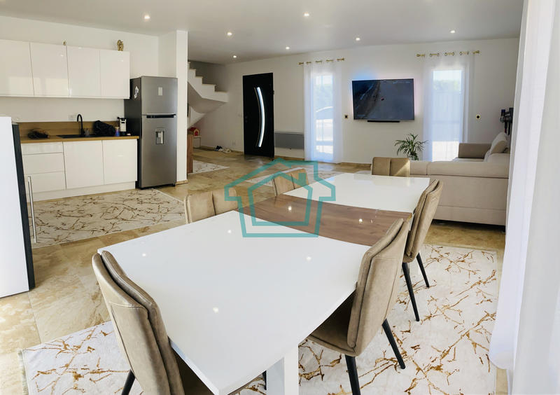 Maison - 144 m² - 6 pièces