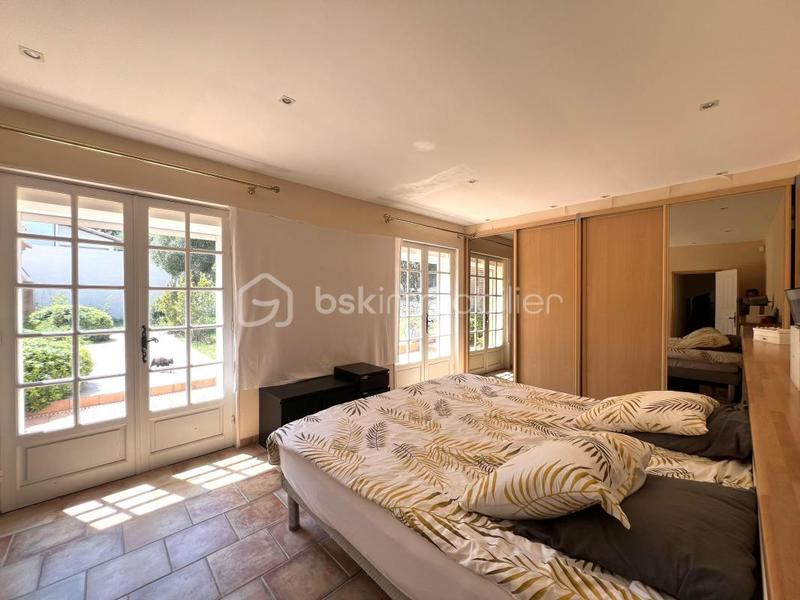 Maison - 280 m² - 7 pièces