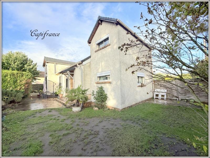 Maison - 95 m² - 5 pièces