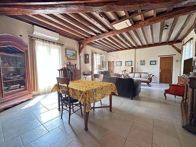 Maison - 193 m² - 9 pièces