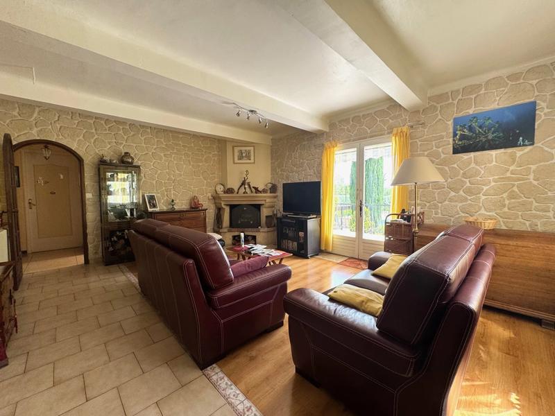 Maison - 237 m² - 9 pièces