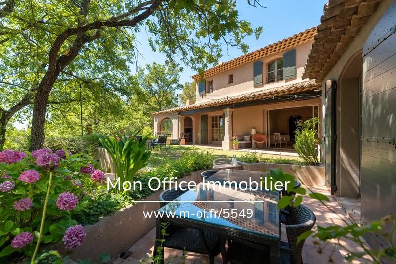 Propriété - 375 m² - 10 pièces