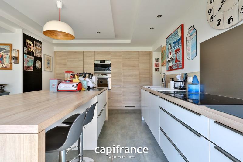 Maison - 157 m² - 8 pièces