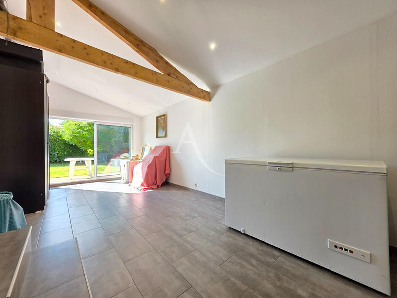 Maison - 225 m² - 8 pièces