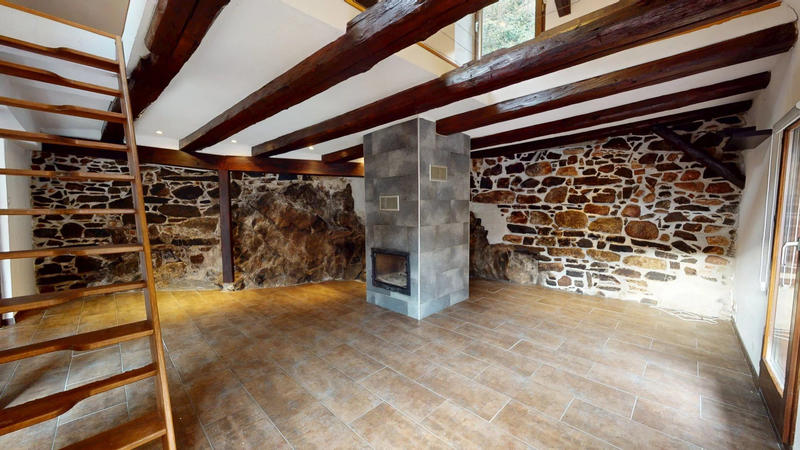 Maison traditionnelle - 258 m² - 7 pièces