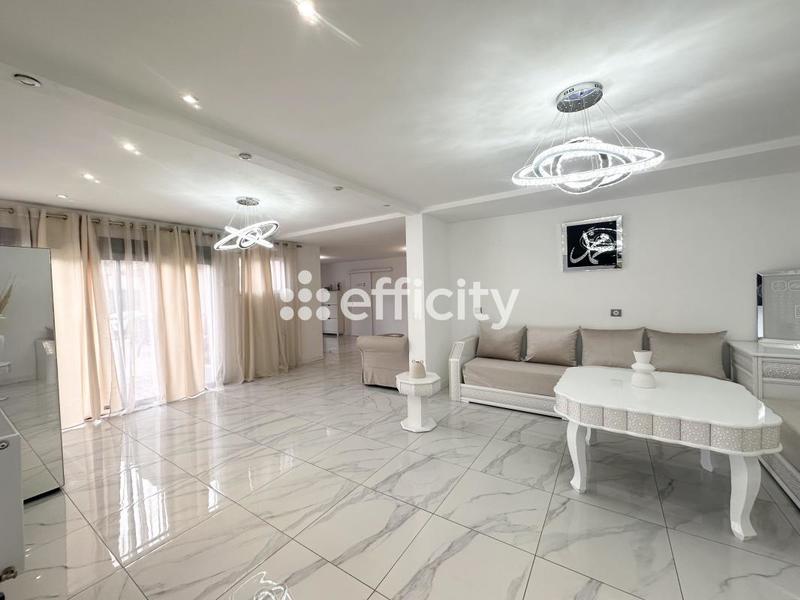 Maison - 180 m² - 5 pièces