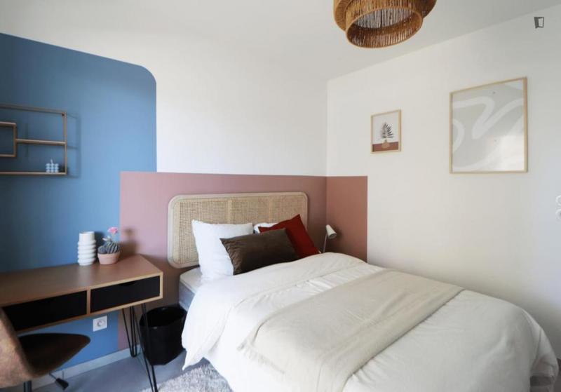 Chambre - 12 m² - 5 pièces